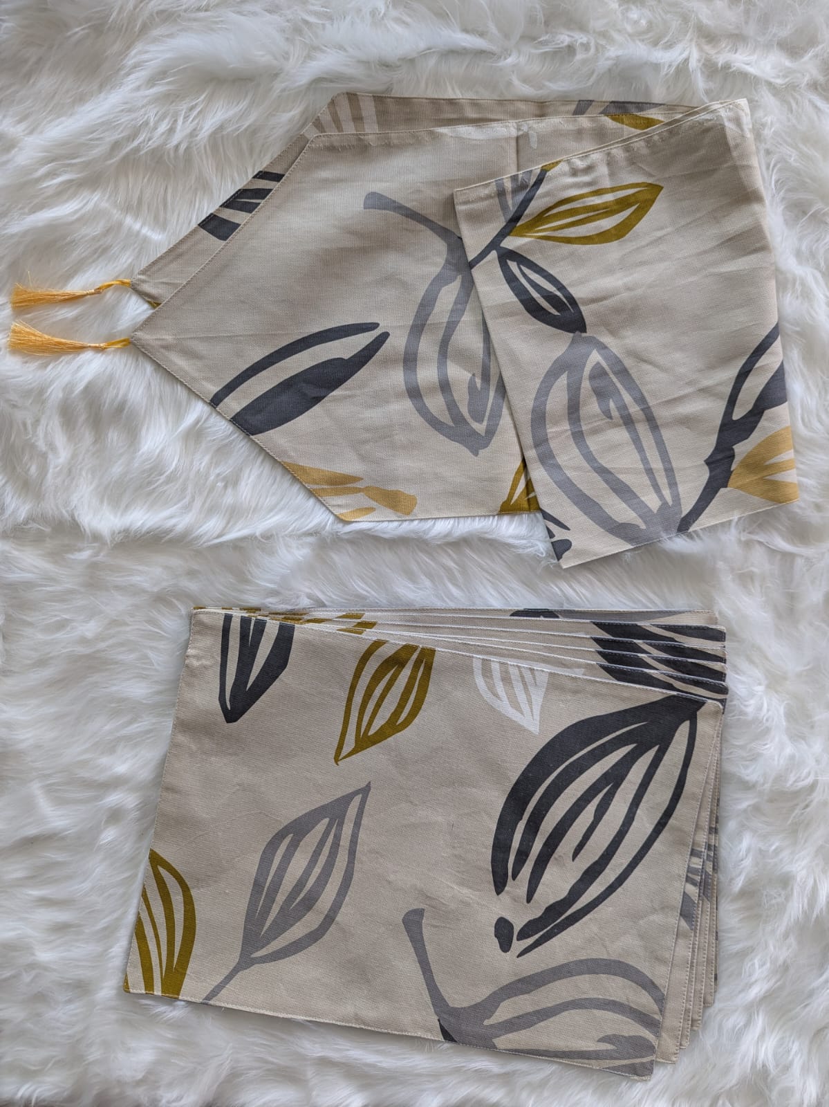 7-Piece Floral Dining Table Runner & Placemat Set – Heavy Duck Cloth Table Mats for 6-Seater Dining Tables