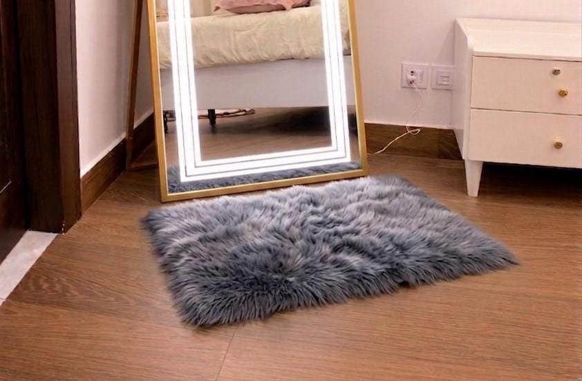 SELFI MIRROR MAT - Premium Faux Sheepskin Fur Rug – Soft Fluffy Floor Mat