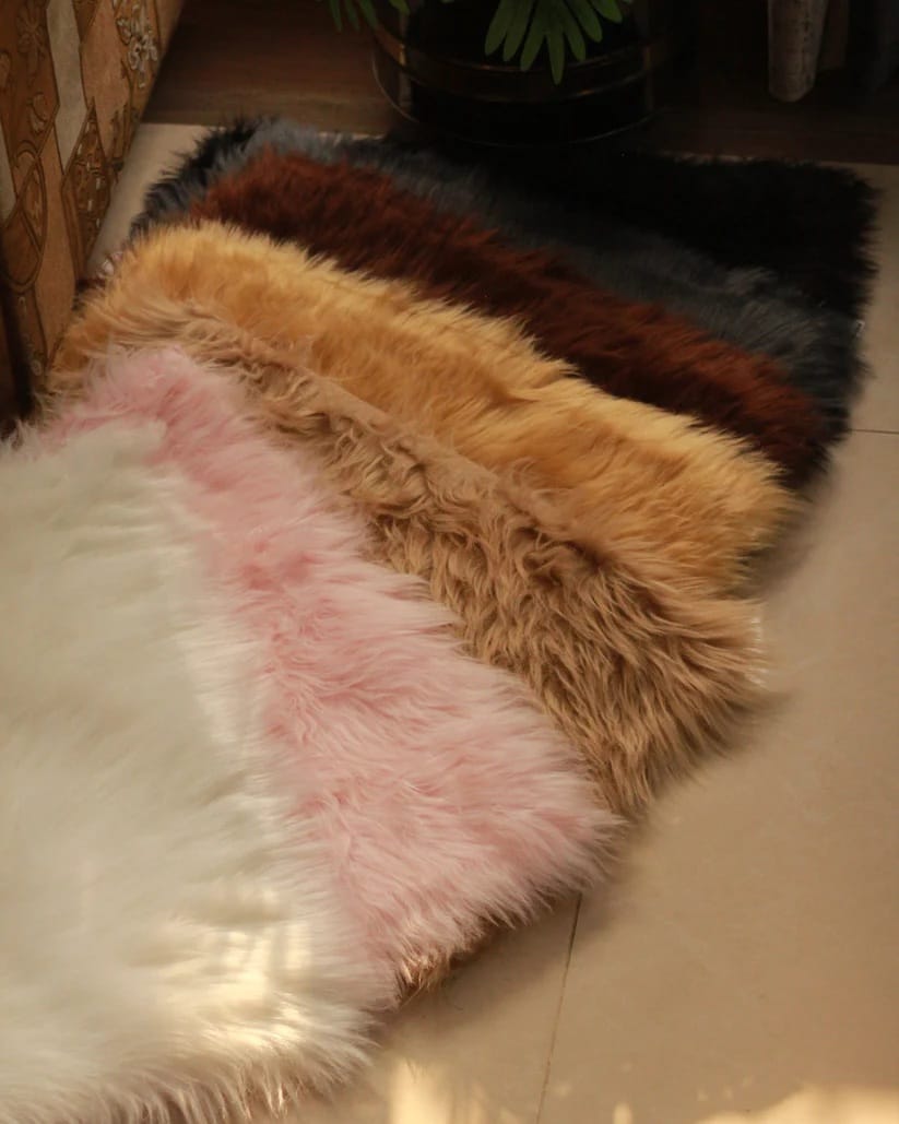SELFI MIRROR MAT - Premium Faux Sheepskin Fur Rug – Soft Fluffy Floor Mat