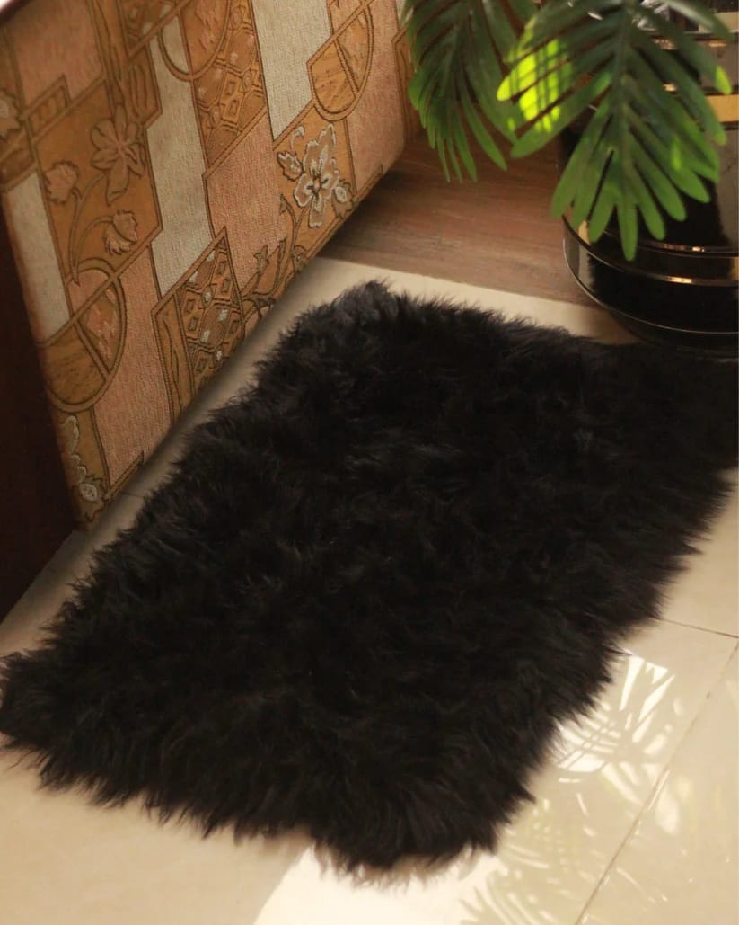 SELFI MIRROR MAT - Premium Faux Sheepskin Fur Rug – Soft Fluffy Floor Mat