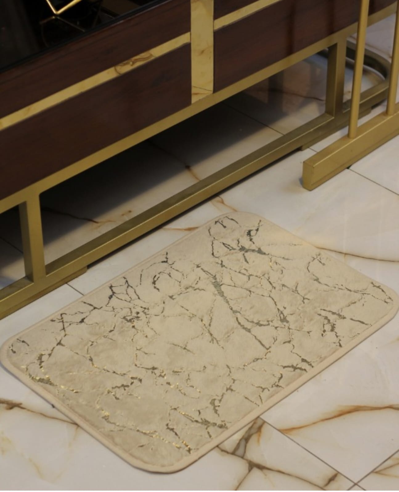 Luxurious Gold Stripe Faux Rabbit Fur Mat Size 40cm x 60cm