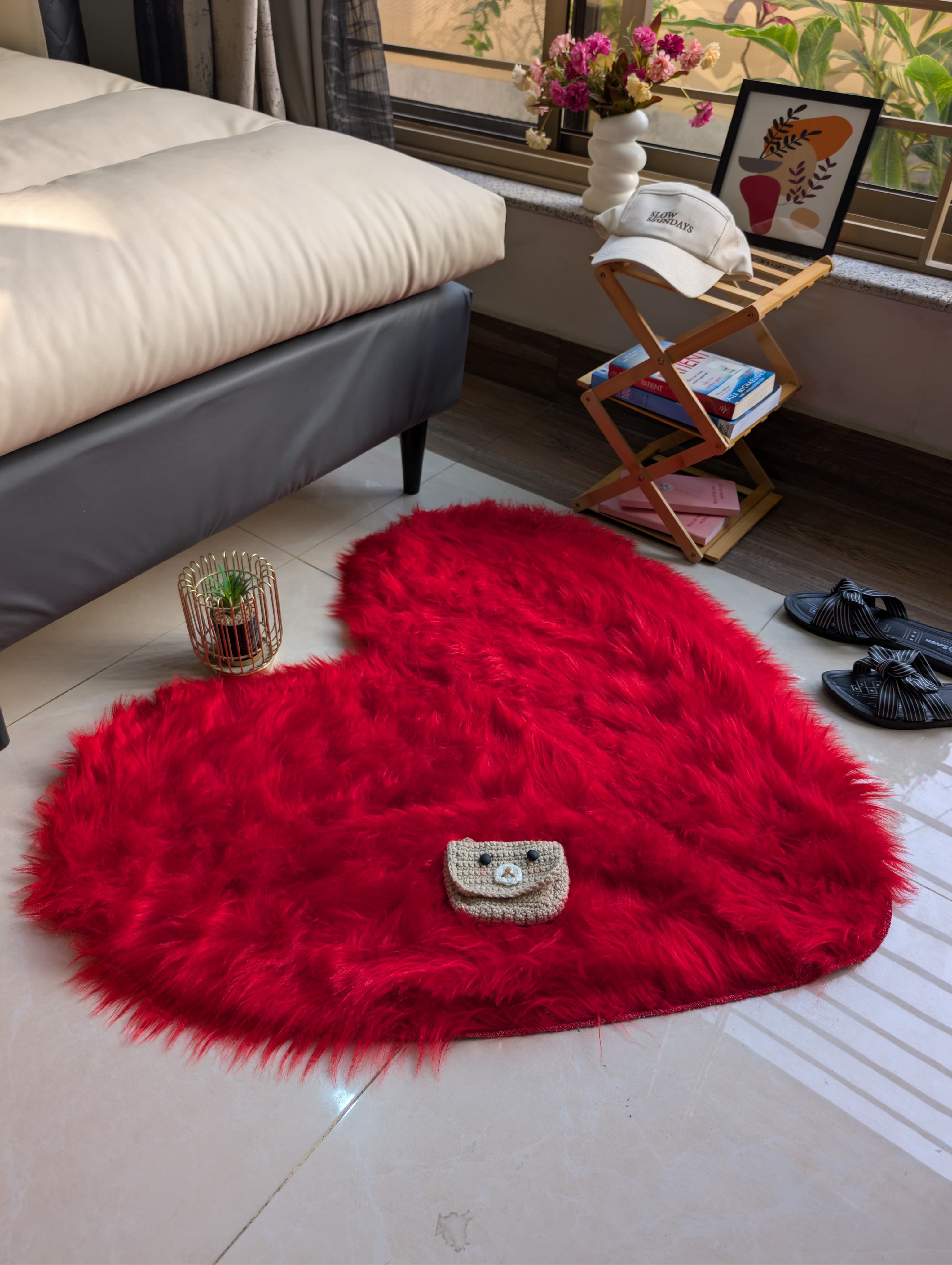 Fluffy Heart Faux Fur Rug – Soft Luxury Bedroom Mat (70 × 80 cm)