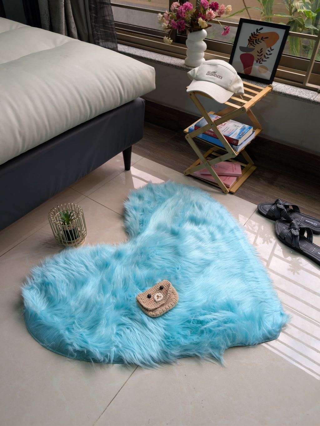 Fluffy Heart Faux Fur Rug – Soft Luxury Bedroom Mat (70 × 80 cm)