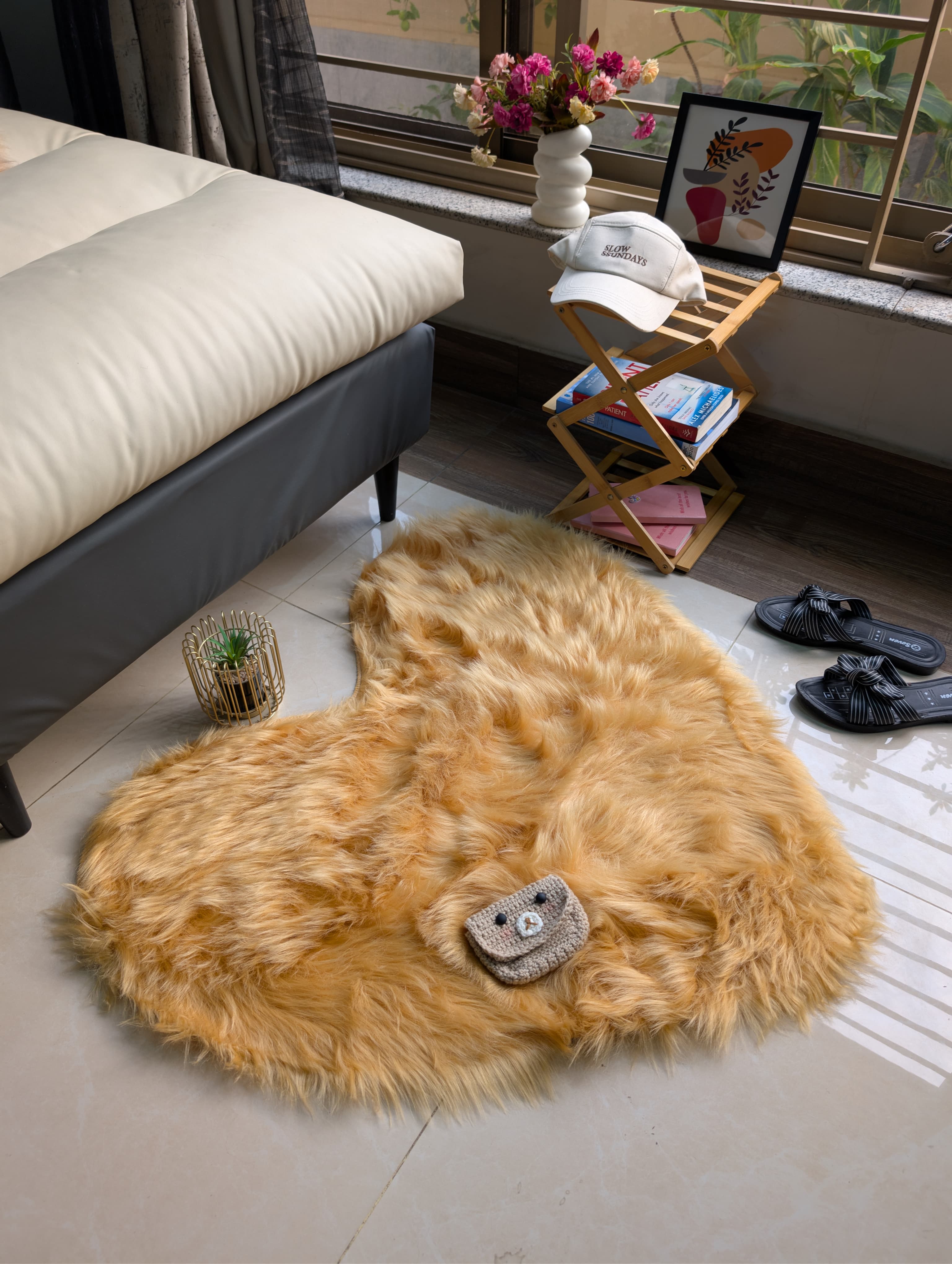 Fluffy Heart Faux Fur Rug – Soft Luxury Bedroom Mat (70 × 80 cm)